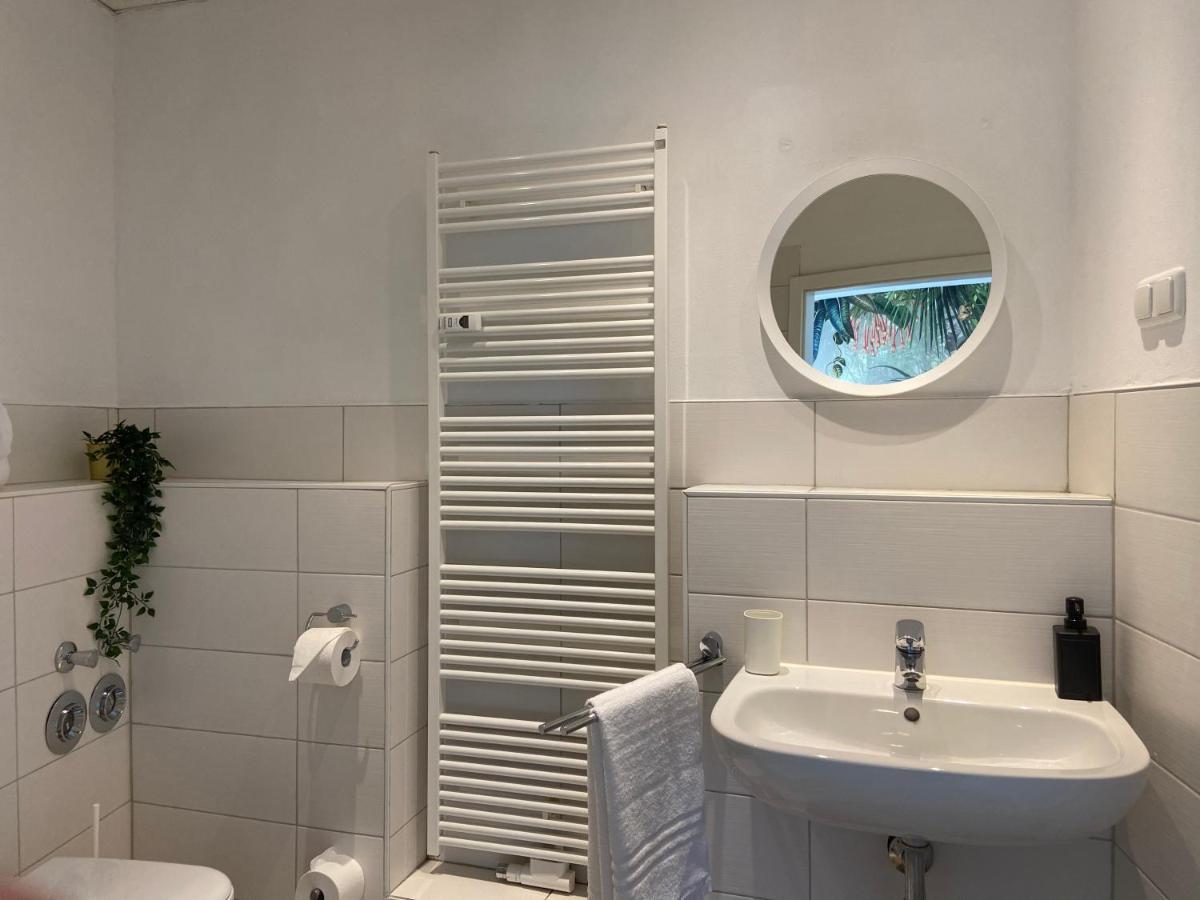 Urban Jungle Apartment In Kassel + Netflix Exterior photo