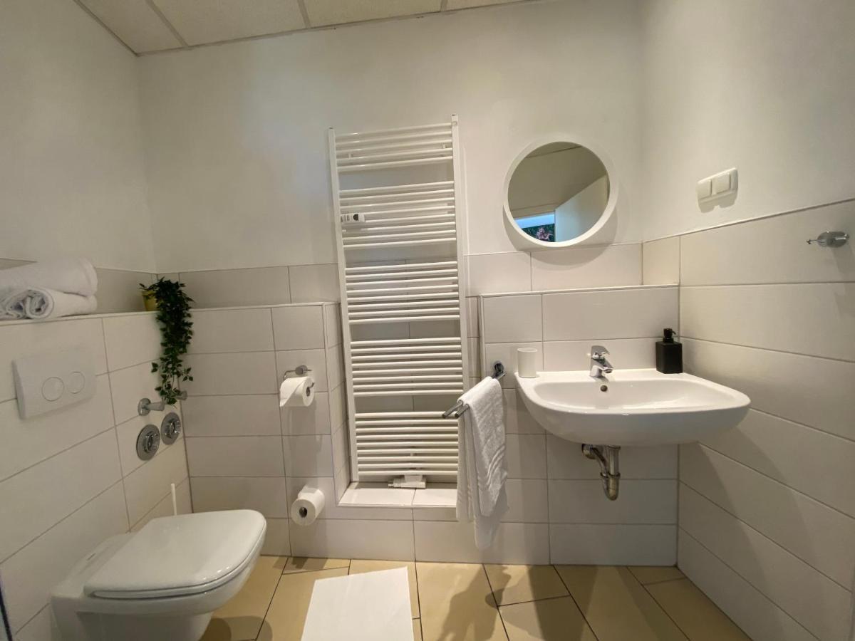 Urban Jungle Apartment In Kassel + Netflix Exterior photo